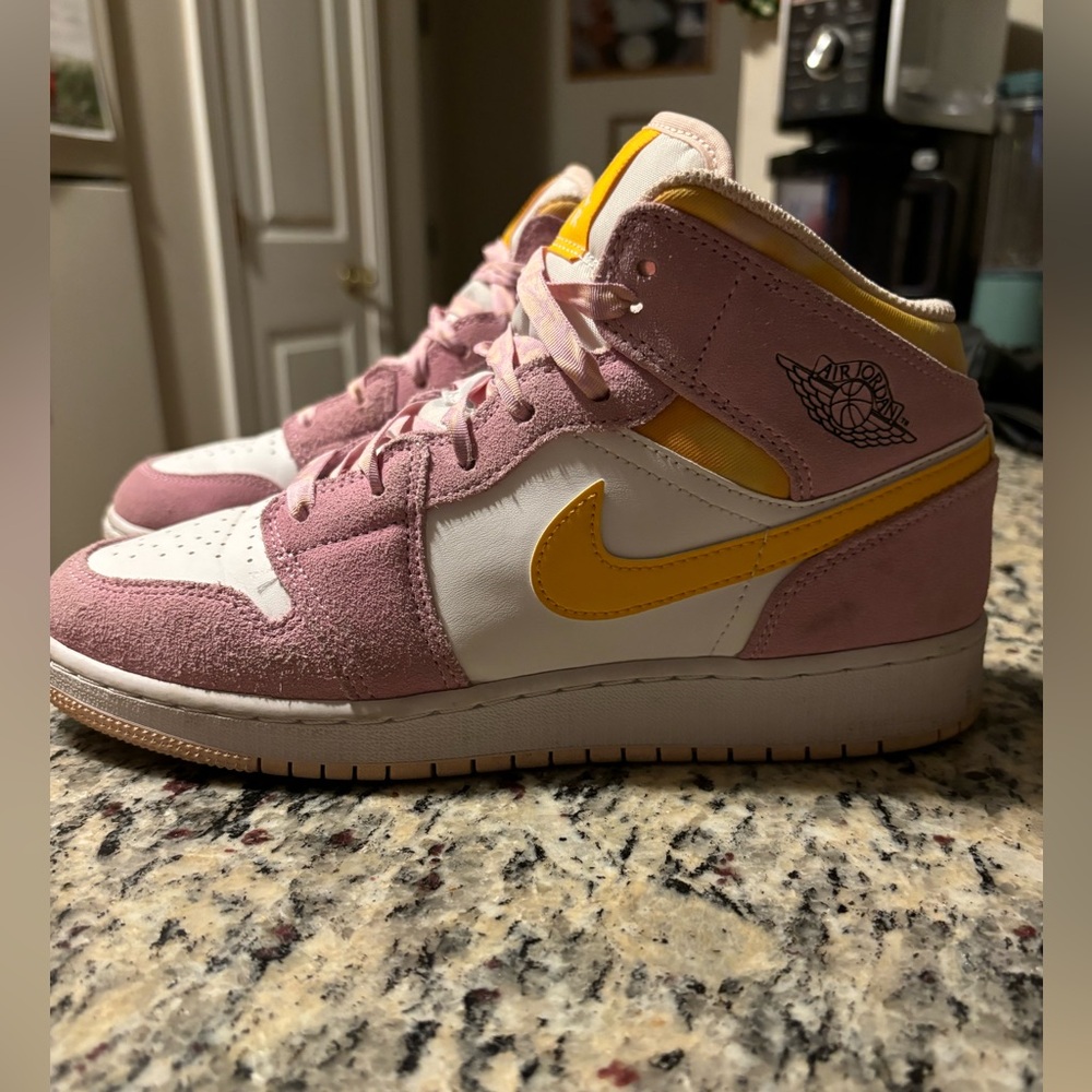 NIKE AIR JORDAN  1 mid arctic pink women’s size 8 or youth 6.5y